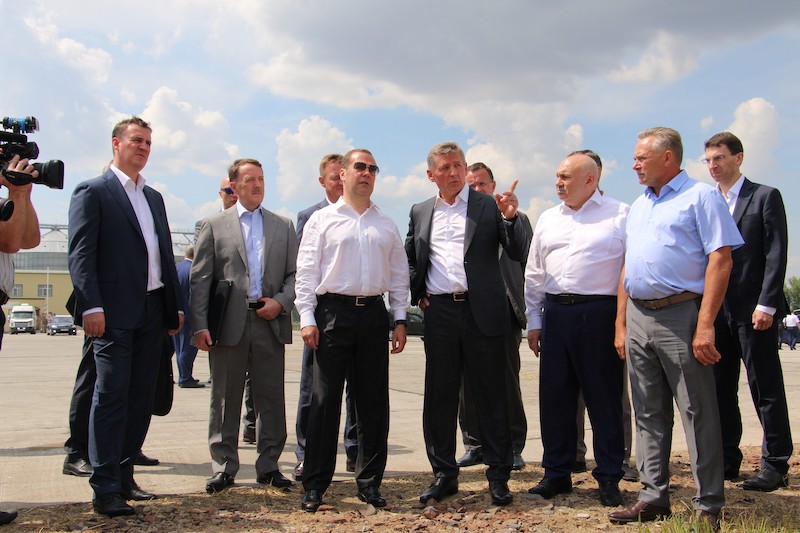 Дмитрий Медведев посетил объекты ГК «Агропромкомплектация» в Курской области