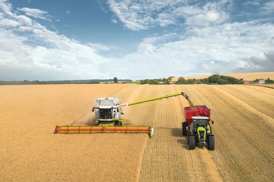 Новый зерновой шнек 7XL расширяет возможности комбайна Claas Lexion