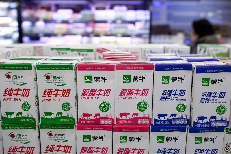Компания Mengniu сделала предложение о выкупе акций крупнейшего китайского производителя молока Modern Dairy за 826 млн долларов США