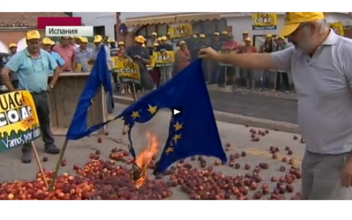 В Испании фермеры жгут флаги Евросоюза