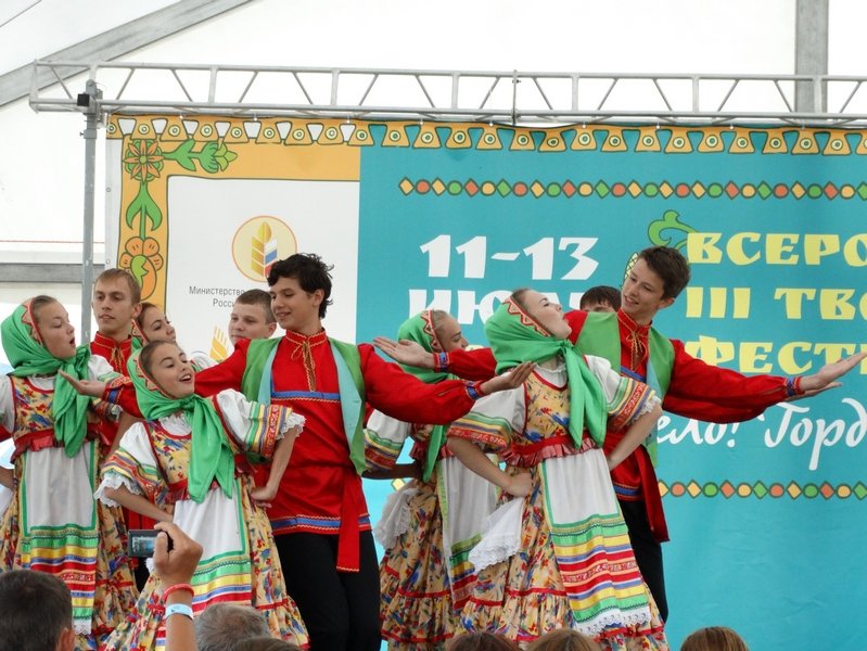 III Всероссийский творческий фестиваль «Верим в село Гордимся Россией» открылся на территории этнографического комплекса «ЭТНОМИР»