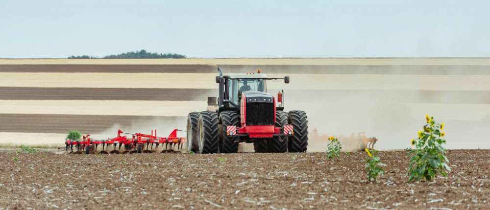 Объем отгрузок отечественной сельхозтехники в России вырос в 2022 г. на 47%