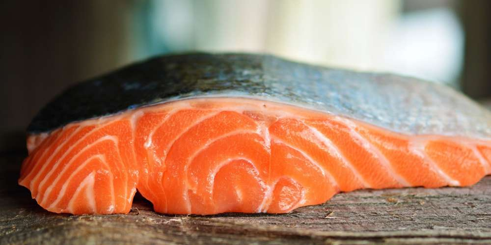 Генетика, состав корма и стресс влияют на пигментную окраску лосося