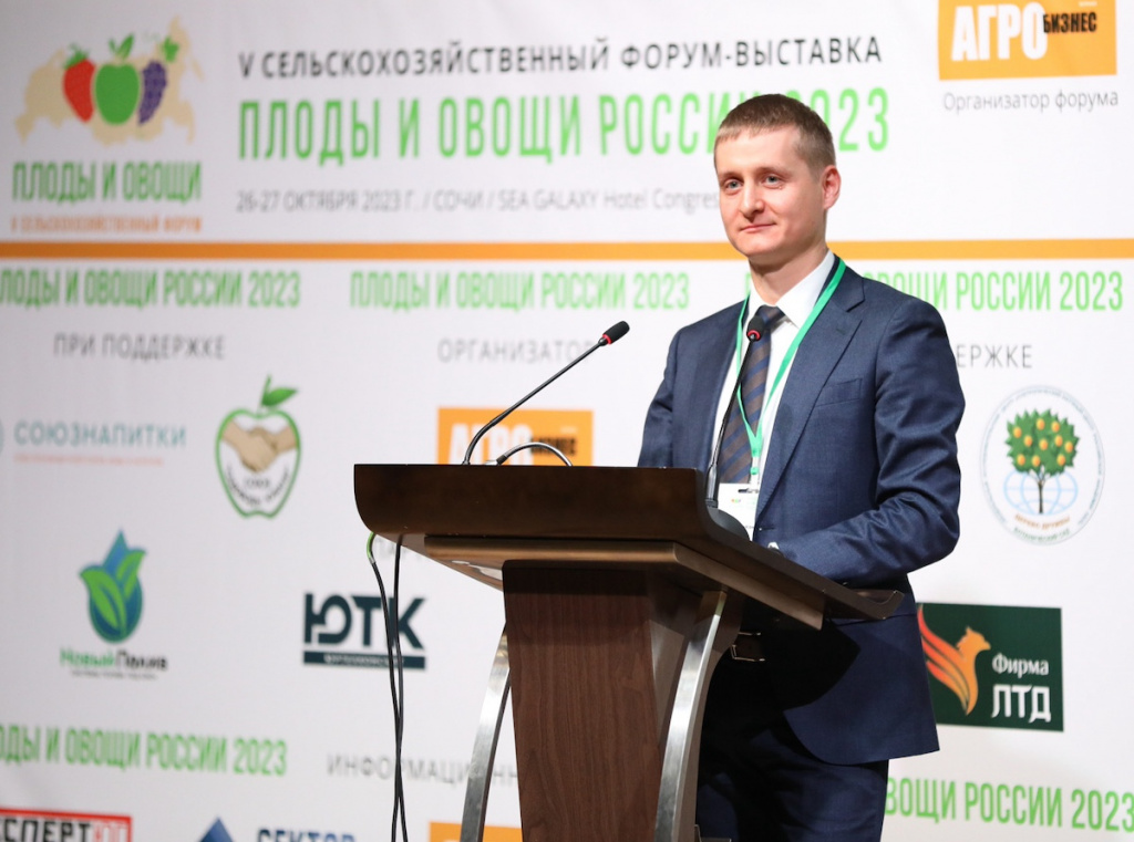 николаев.JPG
