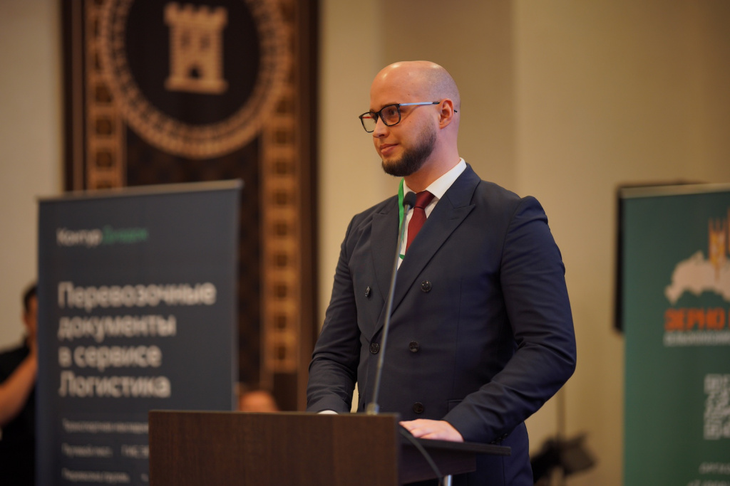Александр Ушаков, Заместитель директора ГУП «Херсонская зерновая компания».JPG